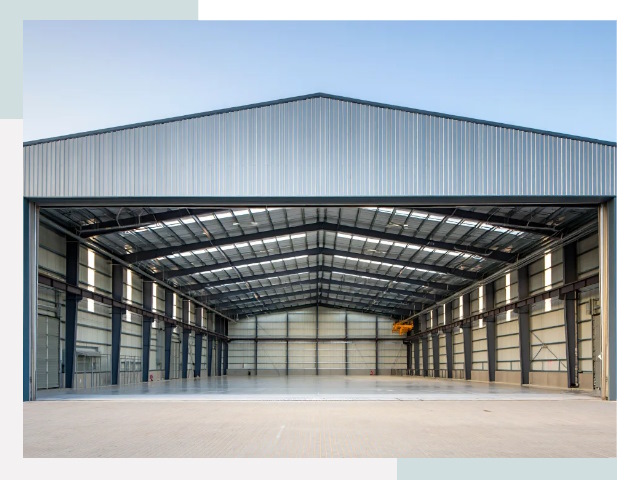 Большие ангары в Устях-Илимске